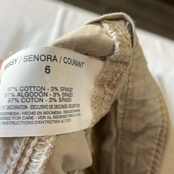 Women’s size 6 tan Gloria Vanderbilt Chino shorts - Picture 7 of 8